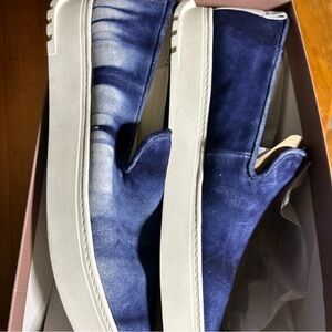 Ladies Blue Tie-Dye slip on loafers